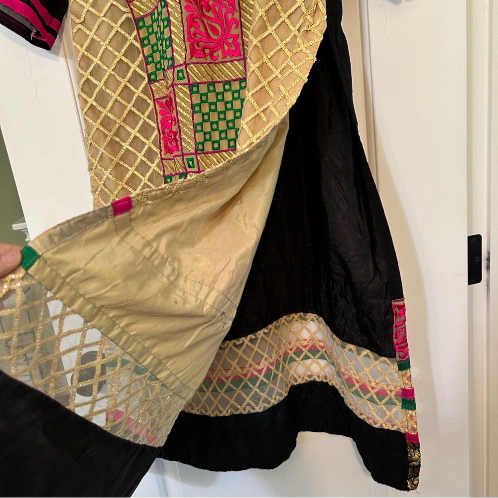 Indian Pakistani Custom Rhinestone Embroidered Kurta Tunic Top Medium Black Gold - Picture 8 of 11
